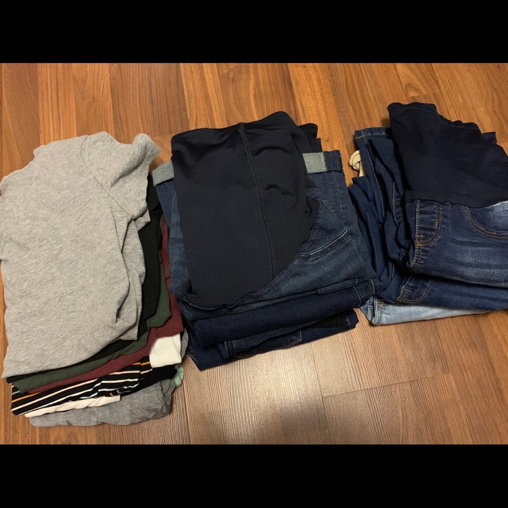 Maternity lot size medium and 27 or 4